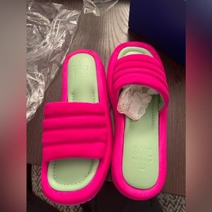 P448 shoes